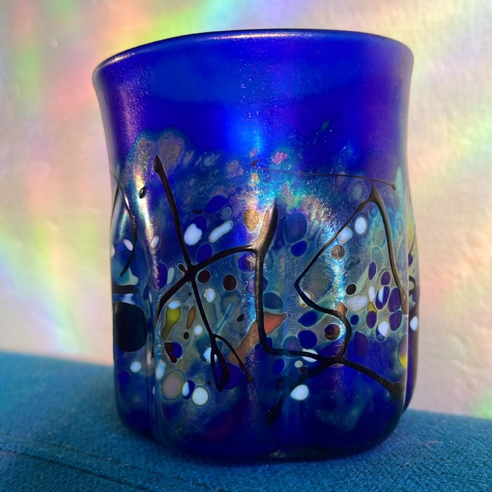Hand blown iridescent art glass cup - Picture 4 of 6